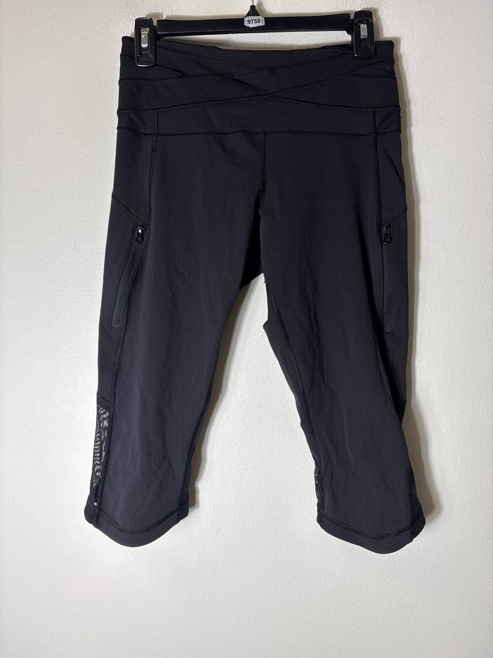 Lululemon Black Cropped Zipper Pocket Leggings Sz 6